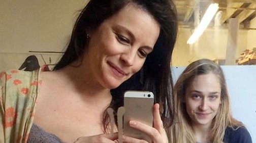 Fehérneműben mutatta meg óriási pocakját Liv Tyler