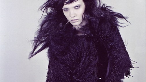 Baráti Vince Lara Stone-t fotózná