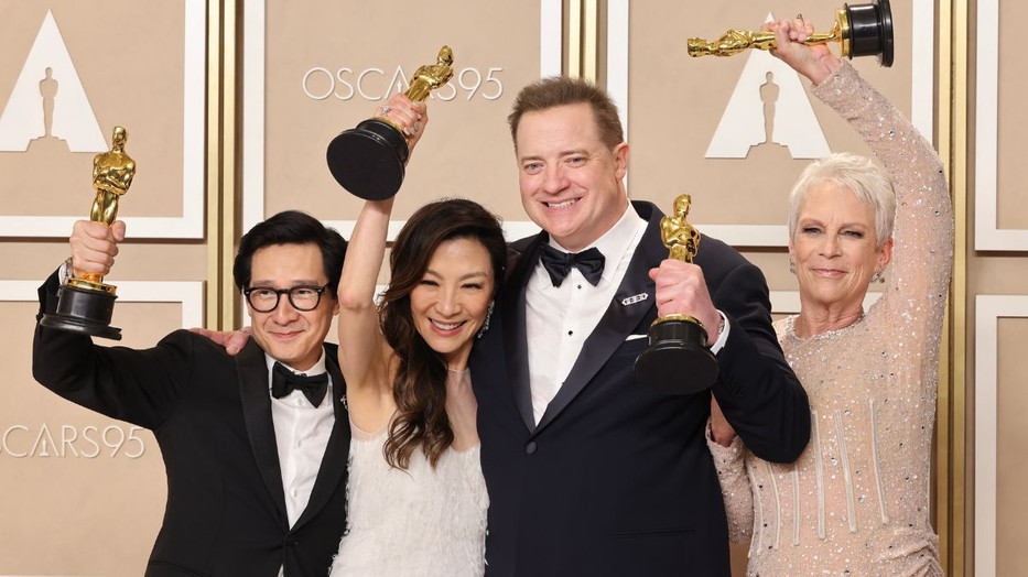 Brendan Fraser könnyek között vette át az őt megillető aranyszobrot a 2023-as Oscar- díjátadó gálán