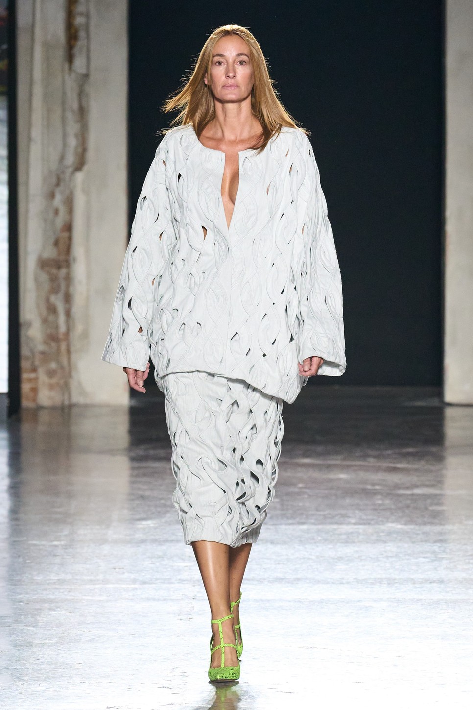 Epres Panni a Kata Szegedi kifutóján Milánóban, a Budapest Select bemutatón