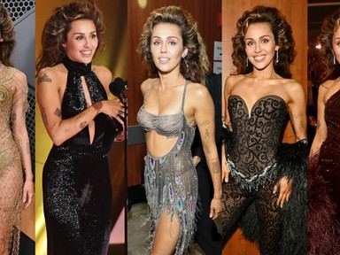 Miley Cyrus a pucérruhák királynője lett, egyetlen éjszaka alatt 5 meztelenszettet viselt