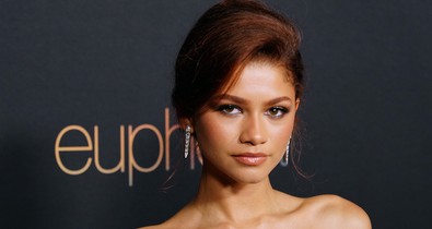Zendaya nagyon erősen indítja a 2022-es vörös szőnyeges szezont: 30 éves ikonikus darabot húzott elő