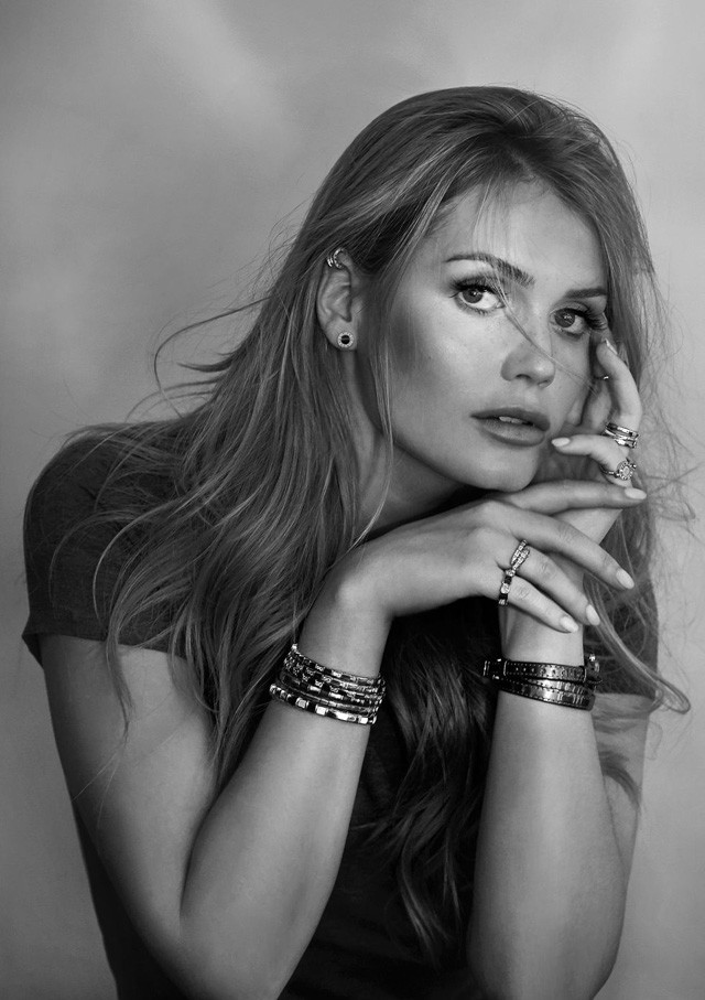 Lady Kitty Spencer a Bulgari ékszerkampányában