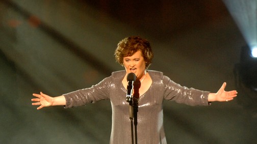 Emlékszel még Susan Boyle-ra? A vörös szőnyegen fotózták a tehetségkutató egykori győztesét