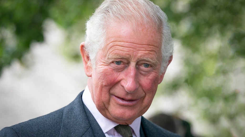 Károly király mindent megtesz, hogy fenntartsa a királyi hagyományokat