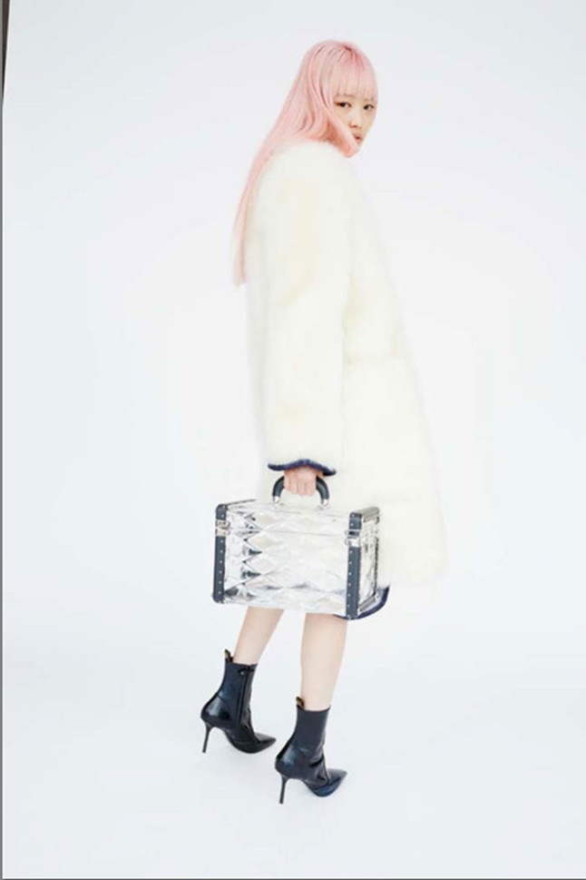 Hölgyek a fürdőszobából. A Louis Vuitton a természetességet ünnepli