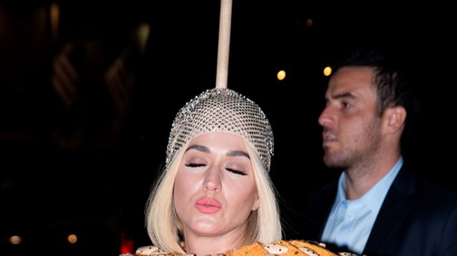 Mindenki szexizett, Katy Perry pedig hamburgernek öltözött a Met gála afterpartiján