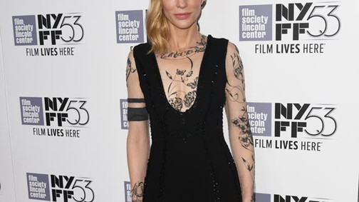 Cate Blanchett szét lett tetoválva!