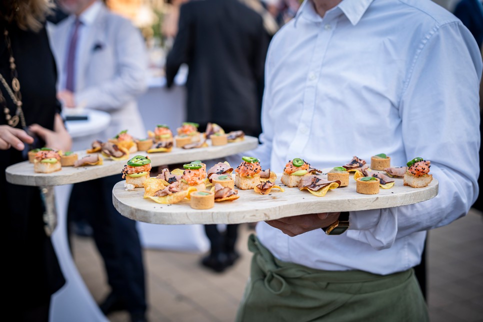 A szarvasgomba lovagok ceremóniáján természetesen ellenállhatatlanok voltak az ételek