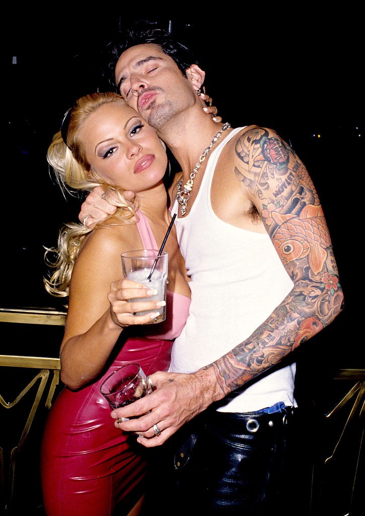 Pamela Anderson stílusosan ragyog Tommy Lee oldalán