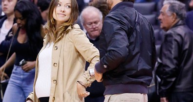 Kosármeccsen vagánykodik a várandós Olivia Wilde