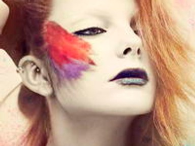 Színkavalkád Mihalik Enikő arcán