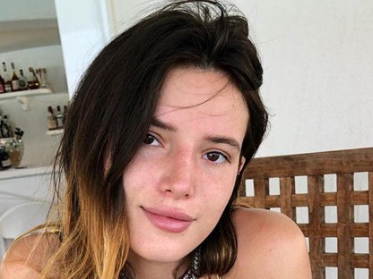 Óriási villantás a címlapon: Bella Thorne hozza a formáját