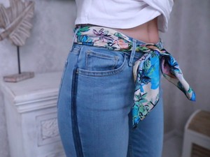 Kendő trükkök: Így viseld a nyár legvagányabb kiegészítőjét