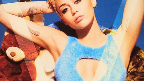 Plüssbody! Ebben feszít Miley Cyrus