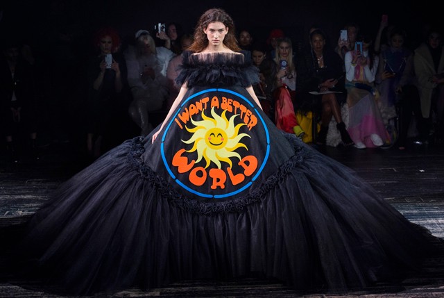 Viktor & Rolf záró darab a haute couture show-n