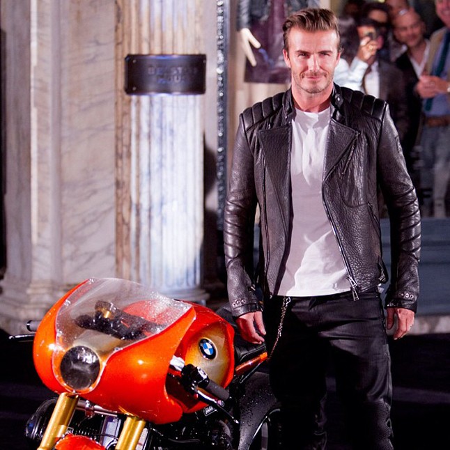 David Beckham szexi motorosként a Belstaff londoni megnyitóján.
