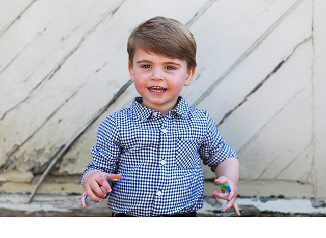 Újabb bűbájos fotók jöttek ki Lajos hercegről, aki ma töltötte be a két évet