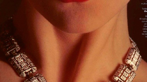 Meztelenre vetkőzött a magyar topmodell egy divatanyagban