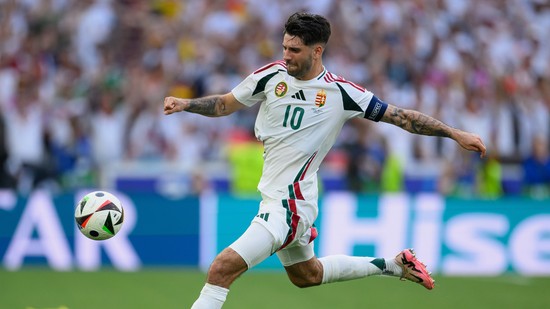 Igazi példakép: gyermekotthonban élő fiatalokkal edzett Szoboszlai Dominik