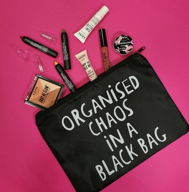 Utazni készülsz? Ezekre a piperékre szükséged lehet a repülőn!