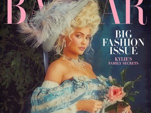 Így még sosem láttad Kylie Jennert: a 18. század inspirálta legújabb fotósorozatát