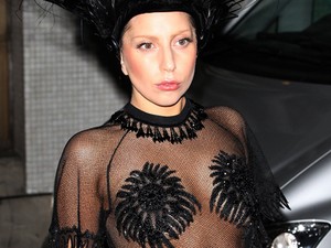 Lady Gaga mellvillantással elsőzött!