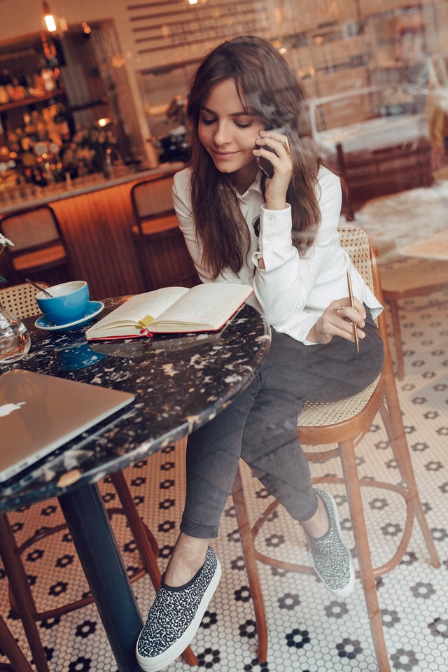 nanushka, kászonyi dorka, interjú, sales, marketing, divat pr, magyar divat, sándor szandra