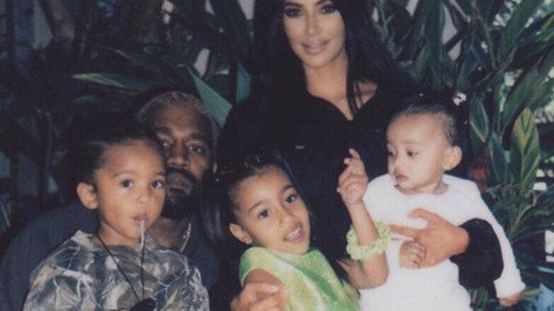 Kim Kardashian gyermekei megmutatták milyen is az igazi testvéri szeretet