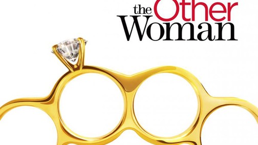 A csajok bosszúja a vásznon kívül