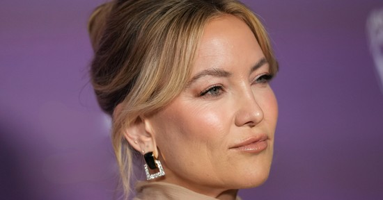 Kate Hudson pucérfelsője maga a megtestesült elegancia