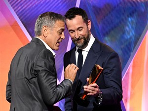 Újra együtt a Vészhelyzet sztárjai, George Clooney és Noah Wyle a Golden Globe-díjátadón melengették meg a rajongók szívét