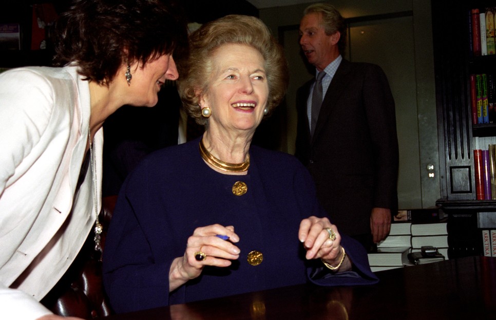 Nagy-Britannia első női elnöke, Margaret Thatcher több könyvet is írt a Downing Streeten töltött évekről