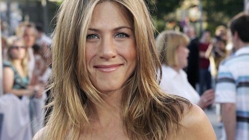 Régi idők divatja modern köntösben: így koppintsd le Jennifer Aniston szettjeit