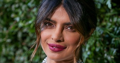 Priyanka Chopra megmutatja, hogyan öltözz fehérbe tetőtől talpig, anélkül, hogy hóembernek néznél ki
