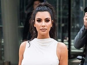 A legemberibb poszt Kim Kardashiantól: cuki pillanat, három gyerekével az ágyban