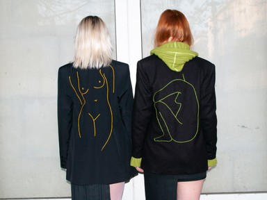 Újrahasznosított bőr kiegészítők és romantikus kötött darabok – ismerd meg Kain Eszter divattervezőt