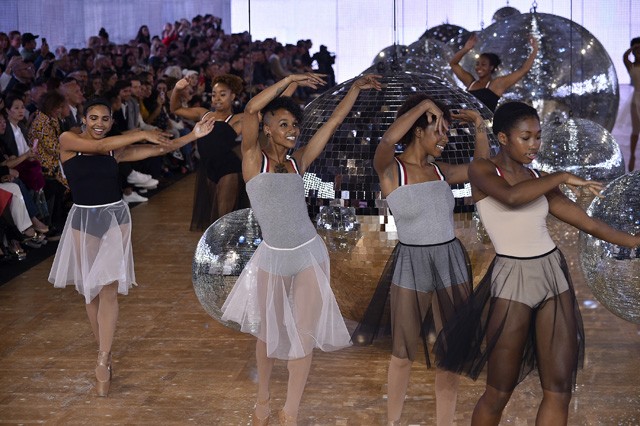 Minden idők 5 legemlékezetesebb táncos divatbemutatója