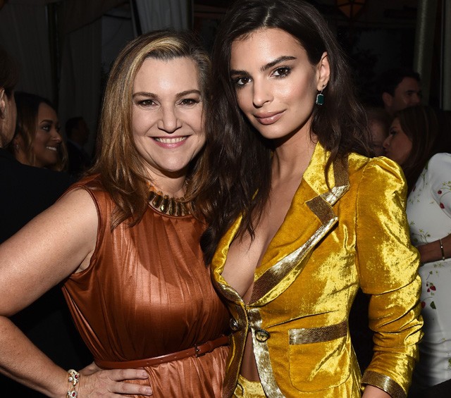 emily ratajkowski, topmodell, kebelcsoda, max mara, dekoltázs