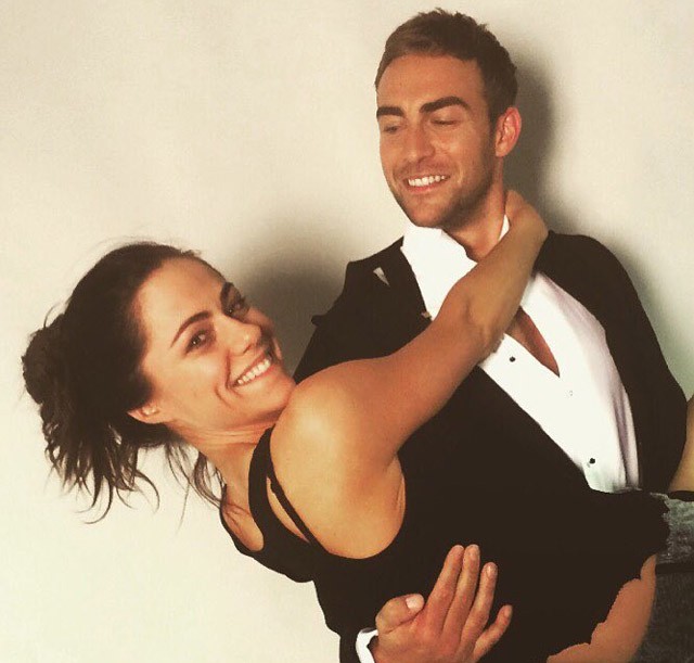 10 fotó, ami bizonyítja, hogy a The Royals sorozat legszebb szerelmesei a valóságban is imádják egymást!