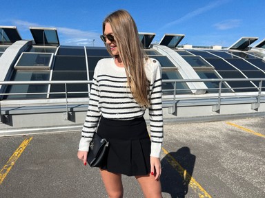 Balogh Eleni ezt az egyszerű szettet ezzel a mintás kiegészítővel dobta fel