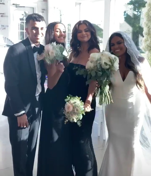 Selena Gomez a leggyönyörűbb koszorúslány volt unokatestvére esküvőjén
