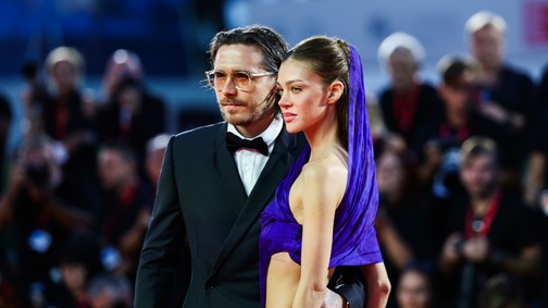 Nicola Peltz Beckham élete legmerészebb ruhájában perzselte fel a Velencei Filmfesztivál vörös szőnyegét