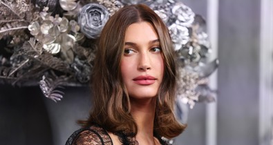 Hailey Bieber meztelenruhájára még évtizedekig emlékezni fogunk, ilyen merész szettben még nem láthattuk