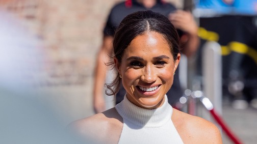 Meghan Markle a laza sikkes öltözködés mestere, ez a szett is bizonyítja