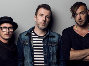 Mobiltelefonnal rögzítette új klipjét a Roy és Ádám