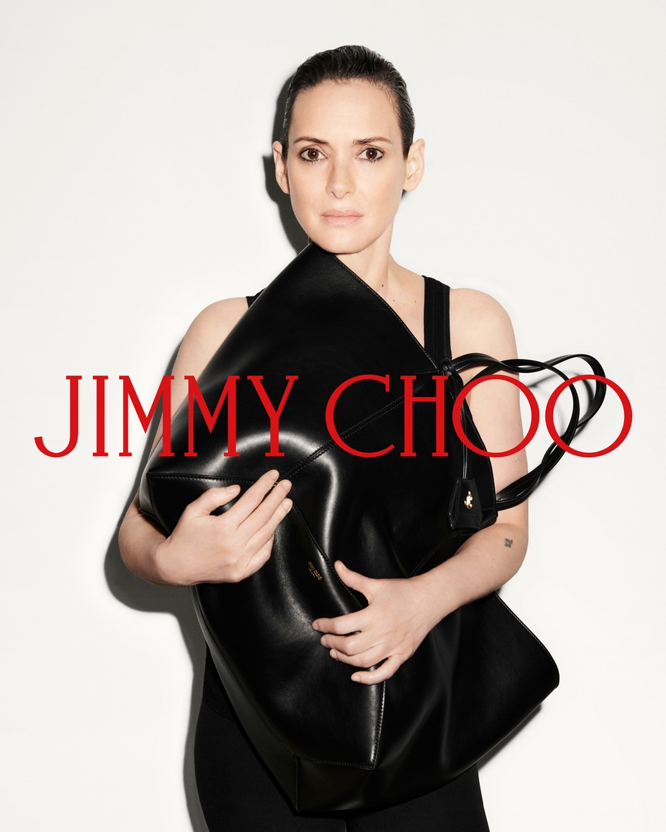 Winona Ryder ikonikus darabokat mutat be a Jimmy Choo kampányban