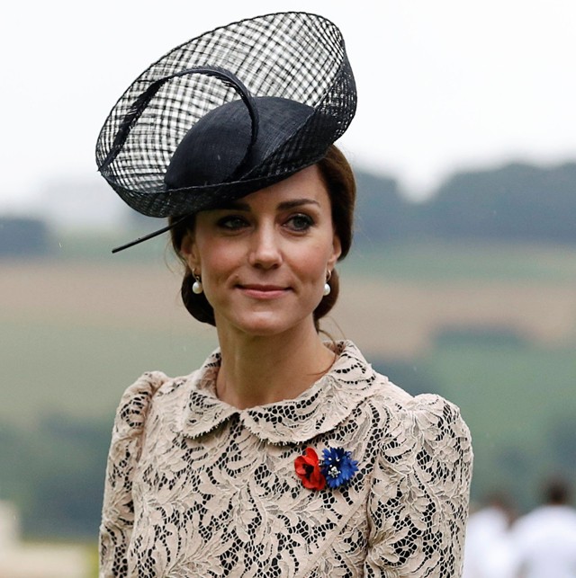 Őrület: Kate Middleton egyáltalán nem tűnik hercegnének ebben az átlagos szettben