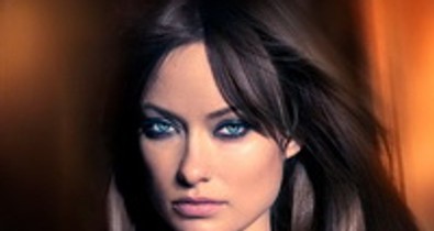 Pikáns divatanyagban a Dr. House sztárja