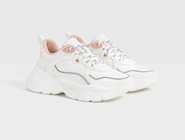 Sportcipő gravírozott mintával és fényvisszaverő díszítéssel BERSHKA 9095 Ft